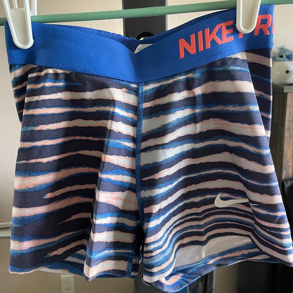 3/$30 Nike Pro Short - Picture 1 of 4